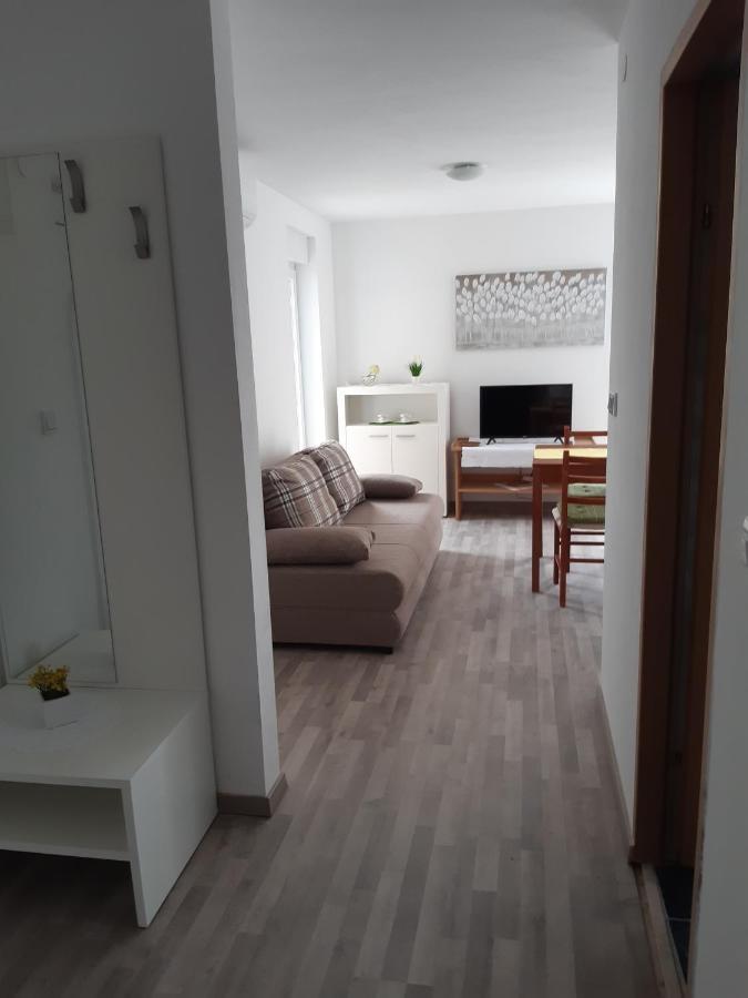 Varazdinci Rogoznica  Luaran gambar